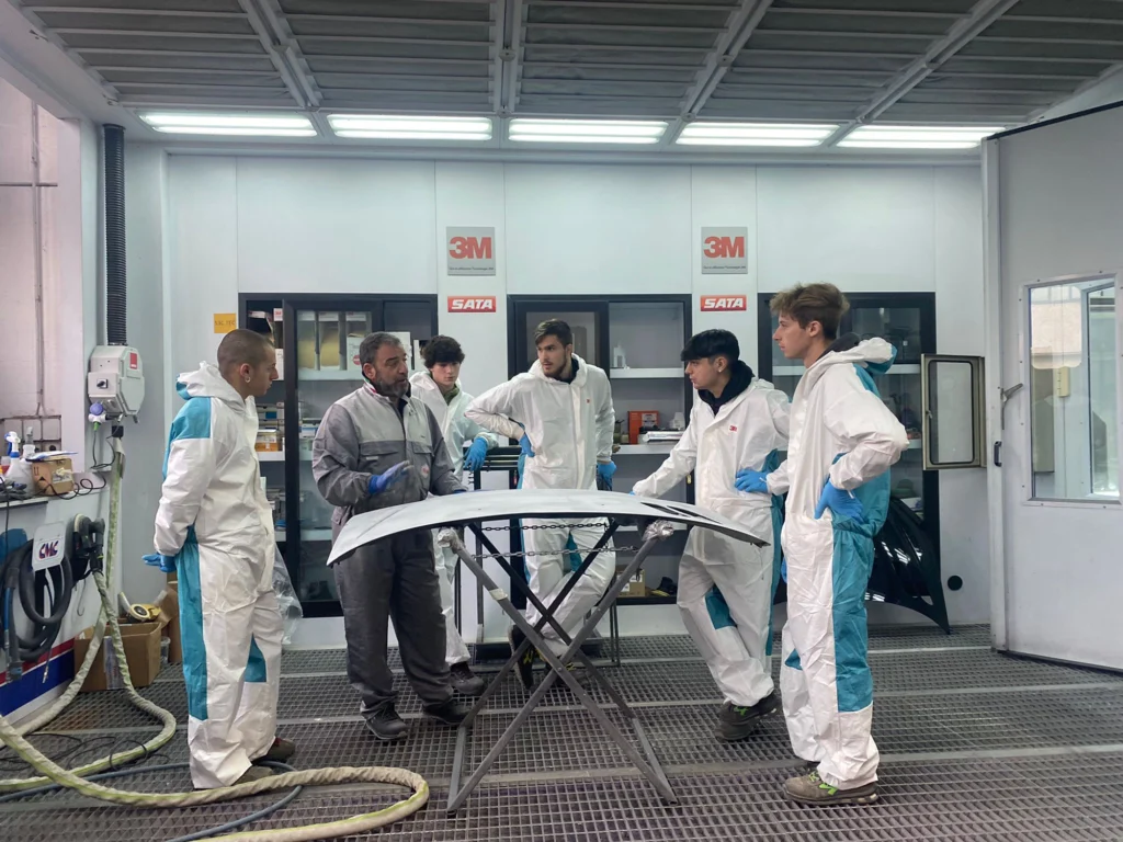 Corso formazione giovani carrozzieri R M introduzione Corso formazione giovani carrozzieri R M introduzione